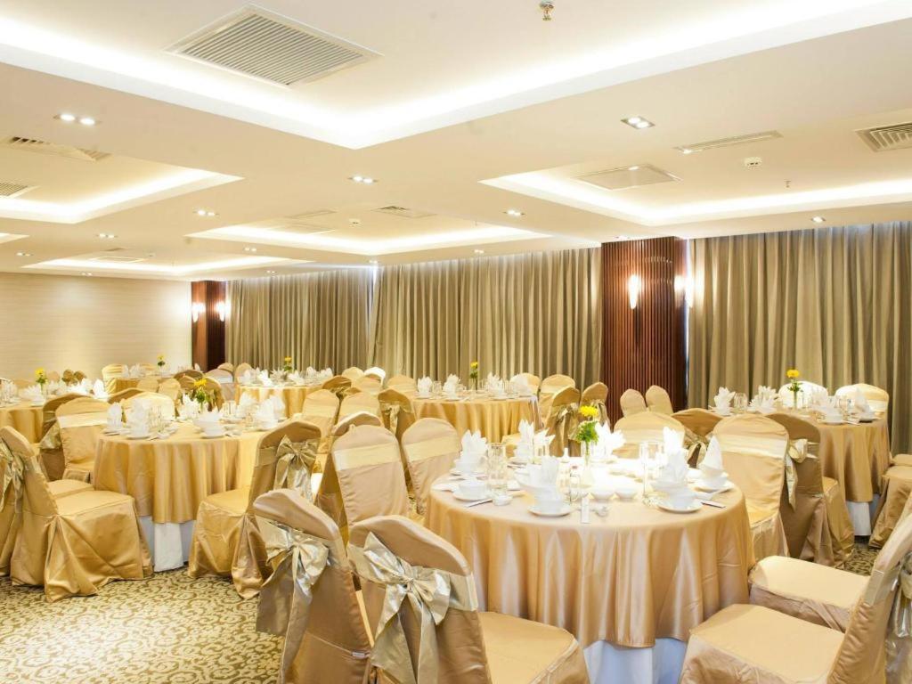 Iris Hotel Кан То Екстериор снимка