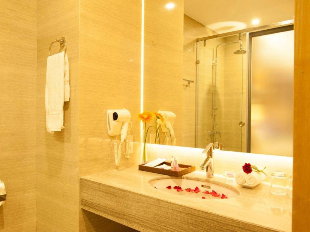 Iris Hotel Кан То Екстериор снимка