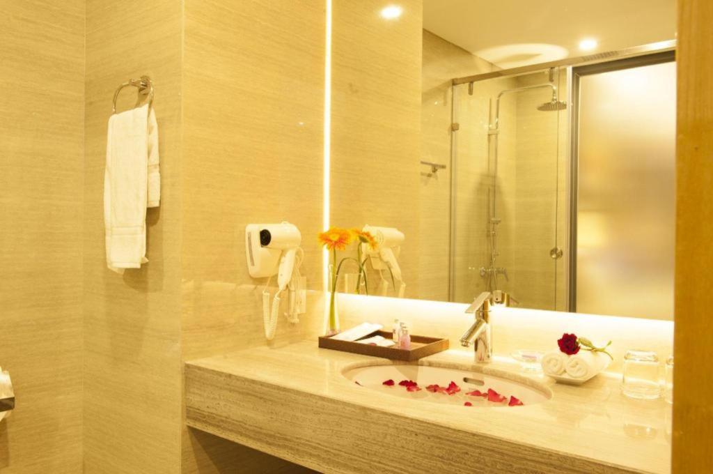 Iris Hotel Кан То Екстериор снимка