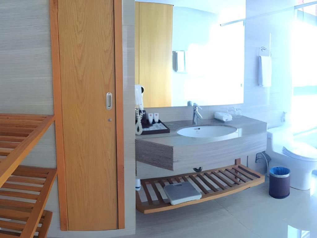 Iris Hotel Кан То Екстериор снимка