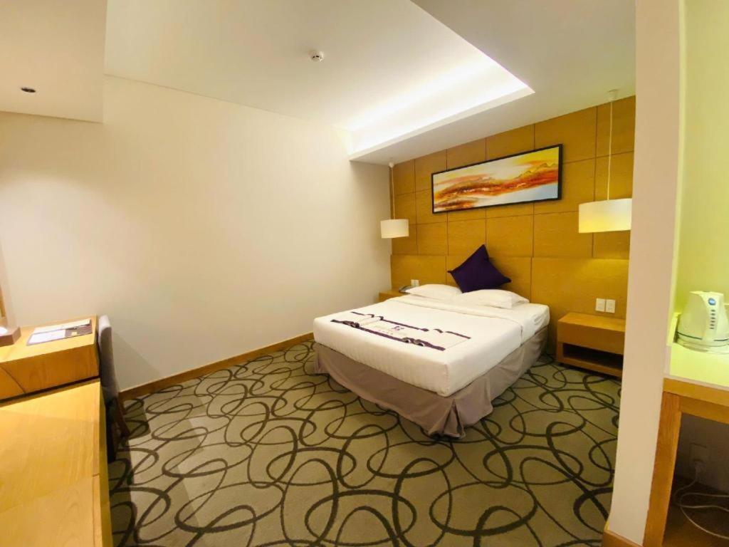Iris Hotel Кан То Екстериор снимка